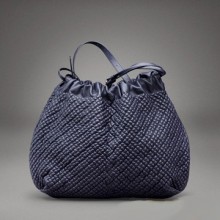 葆蝶家BV 2010秋冬墨蓝色PONZA羊皮挎包抽口包桶包抽绳包女士手袋