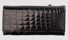 普拉达鳄鱼皮系列黑色手包